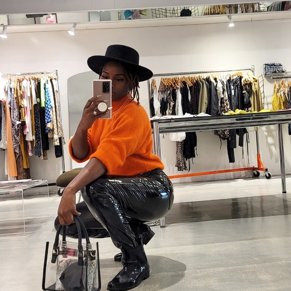 MEET THE POSHER - Picture 3 of 8